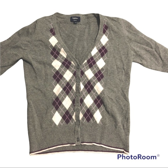SALE 2for$15 Argyle 3/4 sleeve cropped button up cotton cardigan​ - Picture 2 of 7